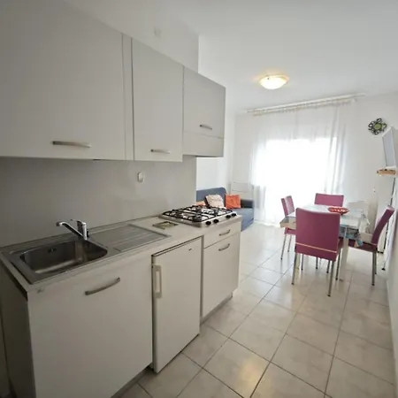Διαμέρισμα Flat Just 200m From The